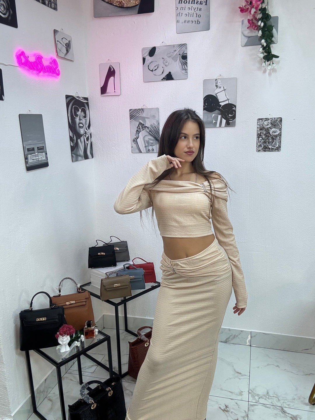 SET NAOMI