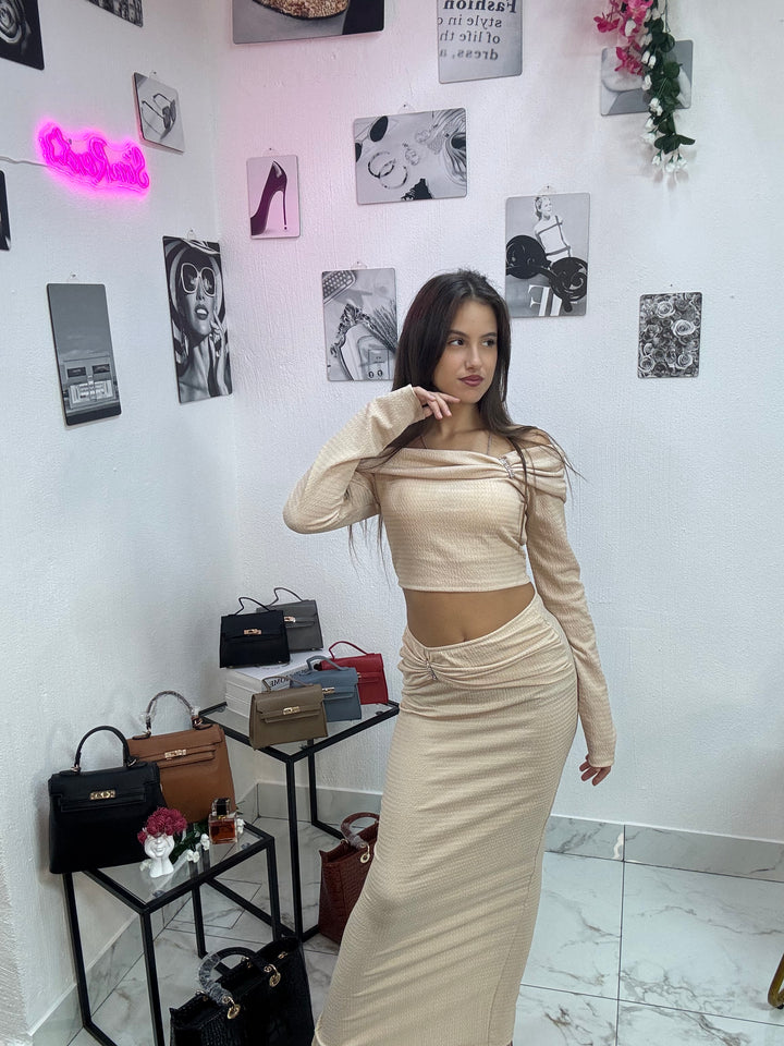 SET NAOMI